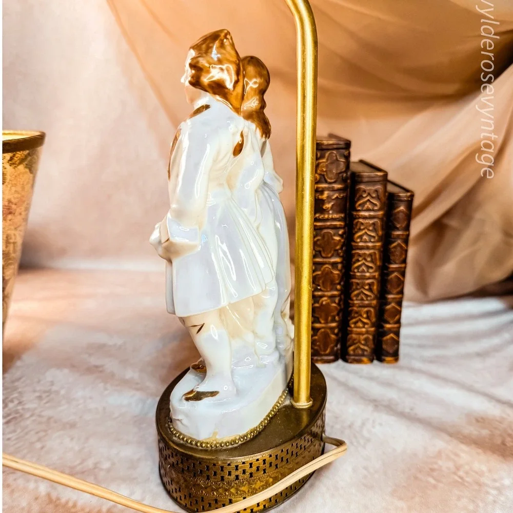 Porcelain Courting Couple Lamp